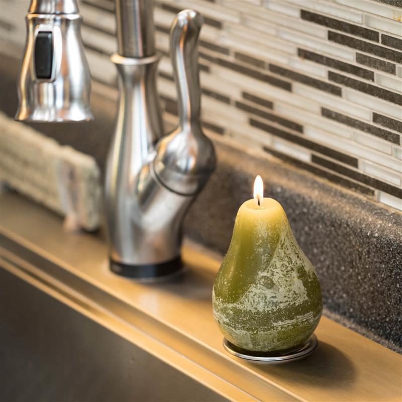 Moss Timber Pear Candle