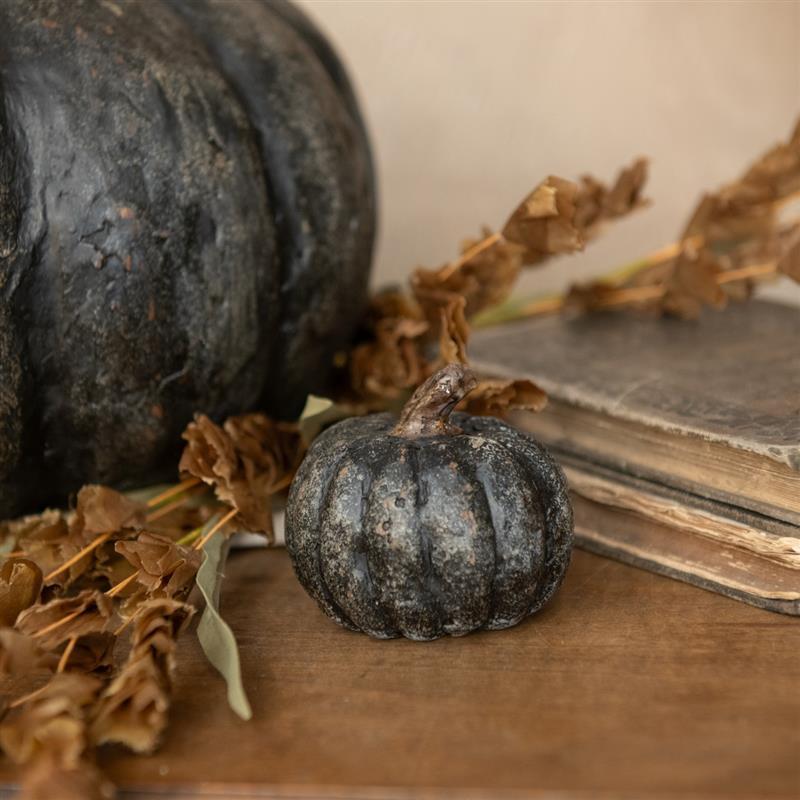 Black Pumpkin ~ 2.75" Tall