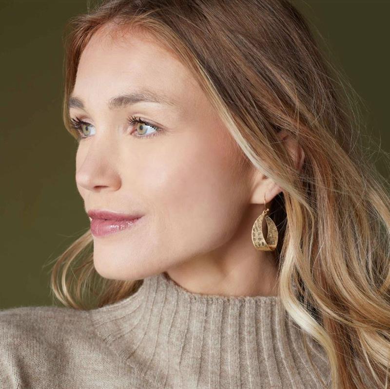 Flat Hammered Terdrop Earring ~ Gold